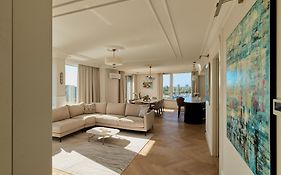 Chlebova - Riverside View Terrace, Free Parking, Gym & Kidsplay By Downtown Apartments